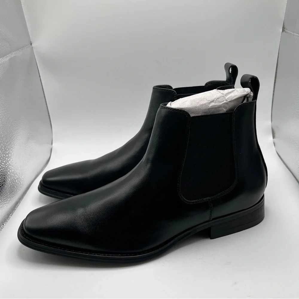 NWOB Azarman Men’s Black size 6.5 Leather Almond Toe Chelsea Boots